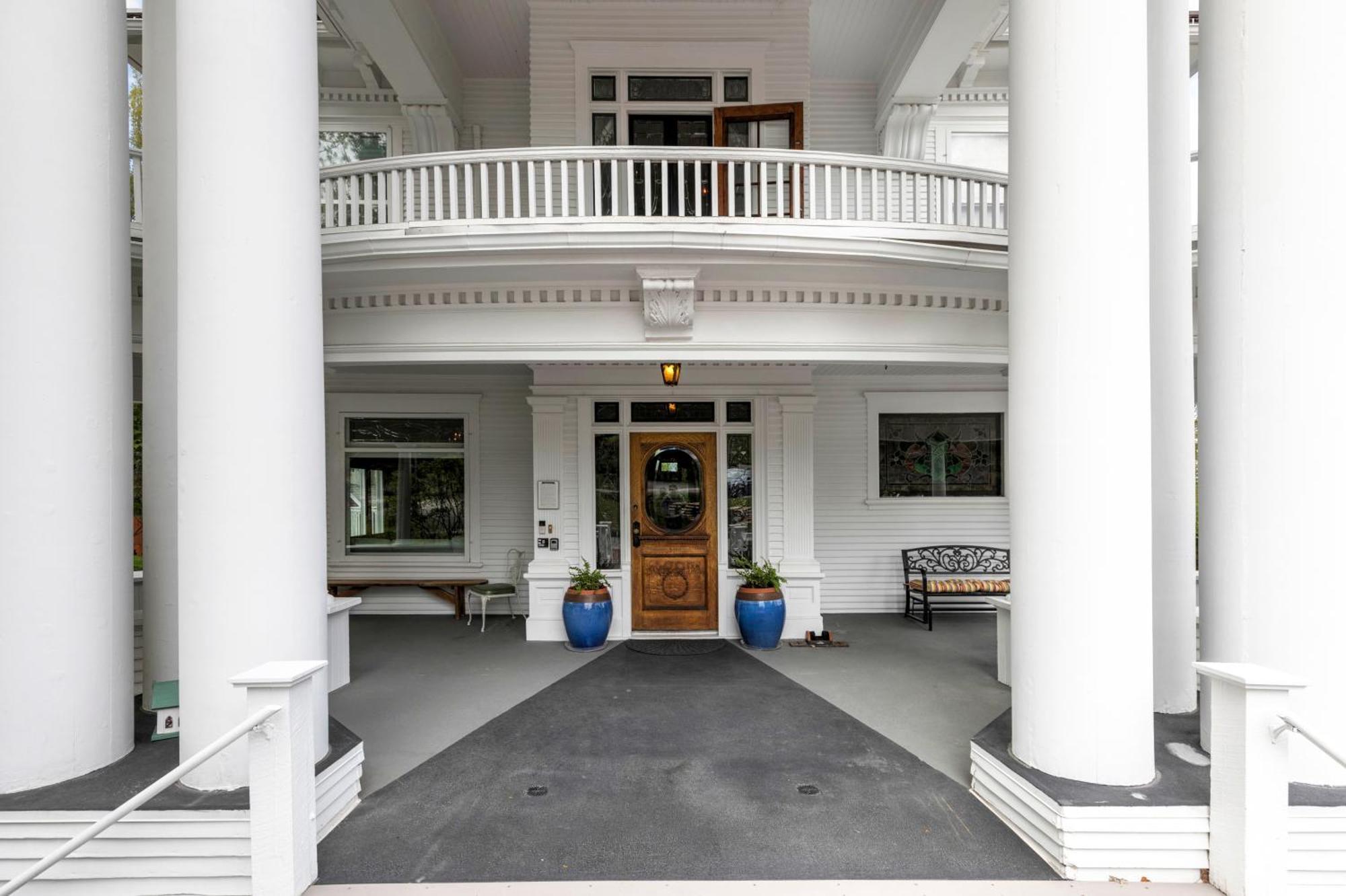 The Gibson Mansion Bed And Breakfast Миссула Экстерьер фото