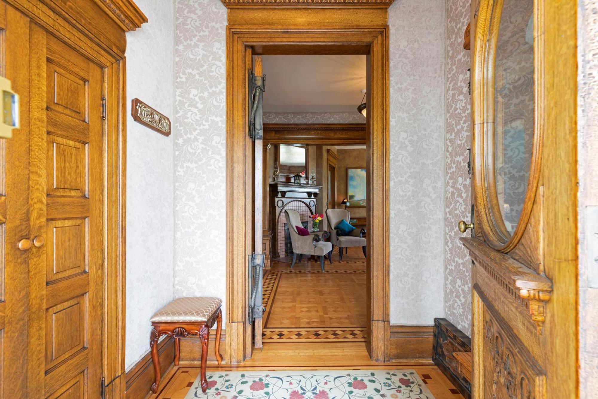 The Gibson Mansion Bed And Breakfast Миссула Экстерьер фото